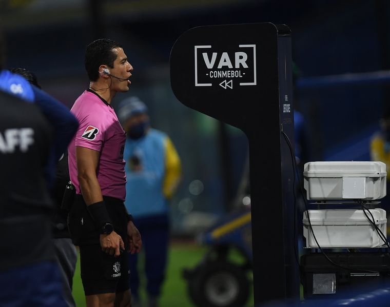 FOTO: A Boca le anularon un gol del 