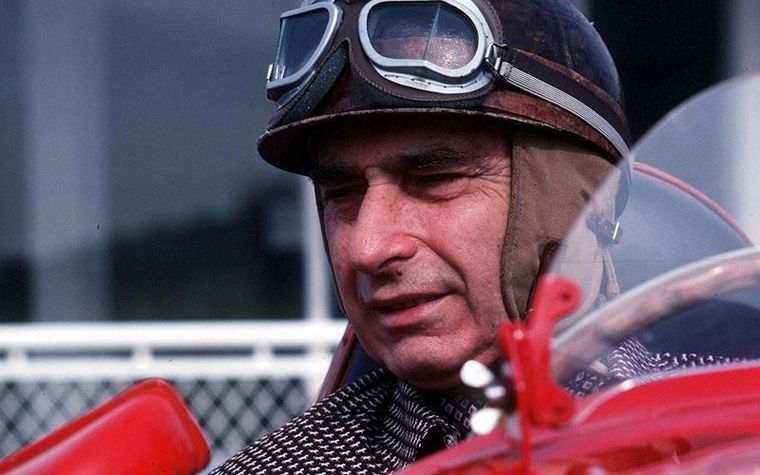 FOTO: Juan Manuel Fangio, leyenda mundial y campeón inmortal