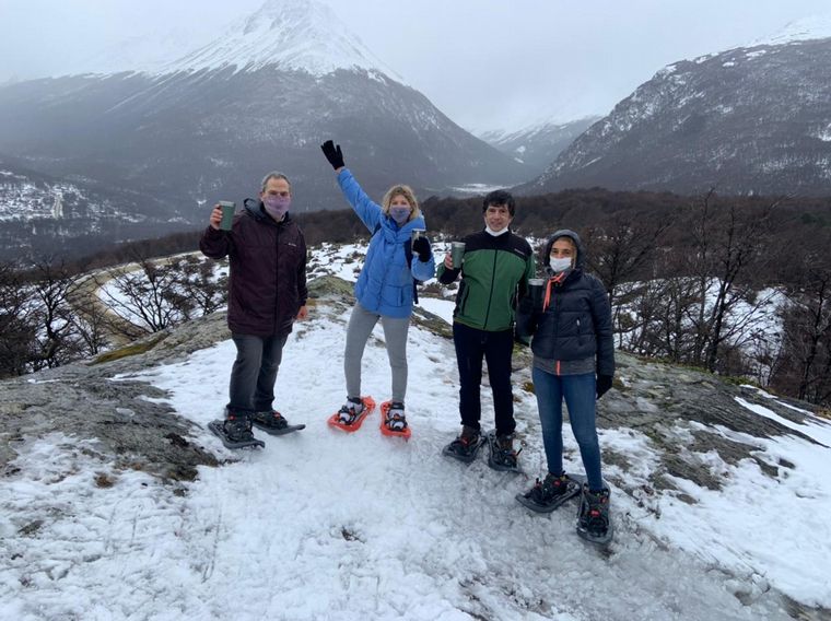 El hotel está al pie del Cerro Alarkén en Ushuaia.