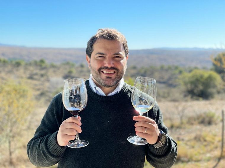 FOTO: Magui Bravi probó el vino cordobés de Bodega Río del Medio