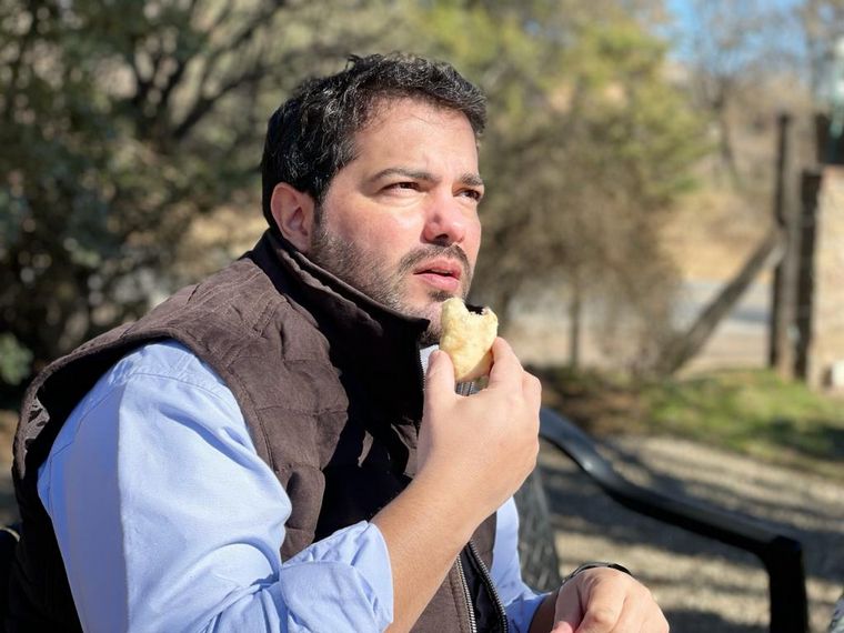 Magui Bravo y Seba Peri Robledo visitaron La Vaquita en Calamuchita