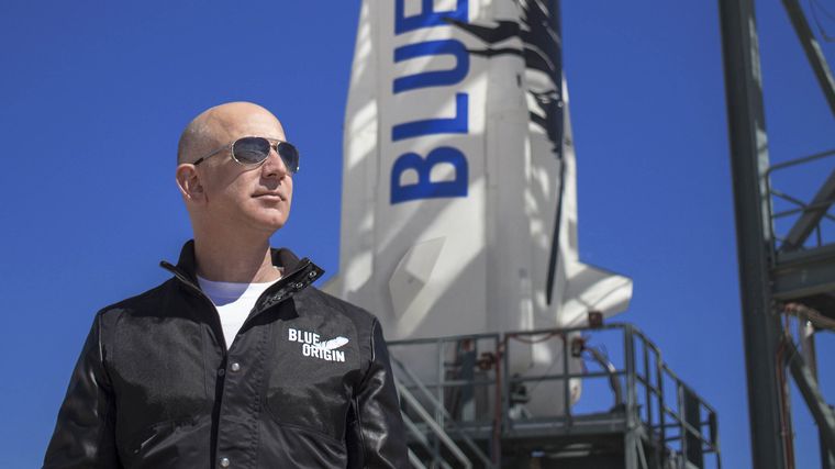 Jeff Bezos terminó su viaje a en la nave de Blue Origin