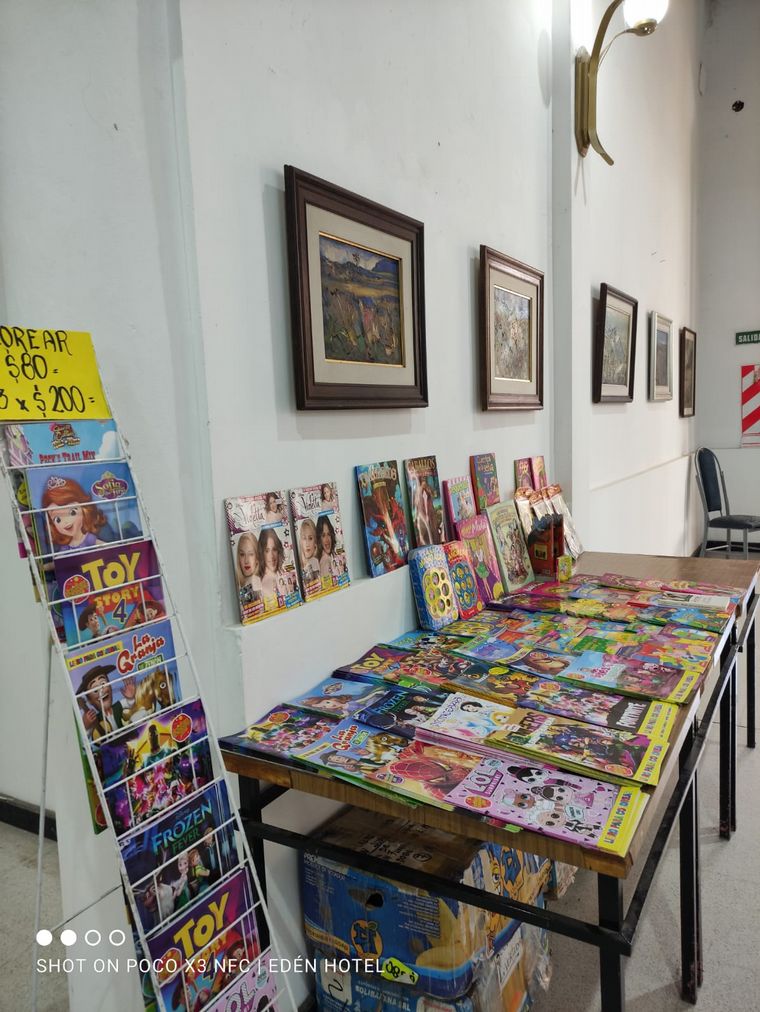 FOTO: El Hotel Edén presenta su primera Feria del Libro