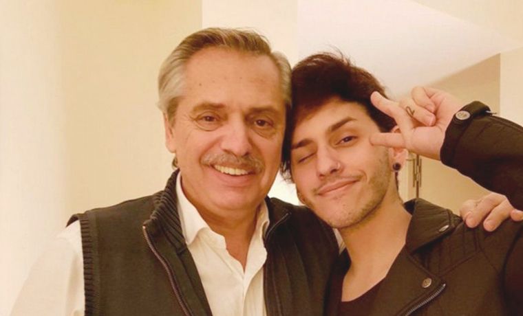 FOTO: Alberto Fernández y su hijo Estanislao, conocido como Dyhzy.