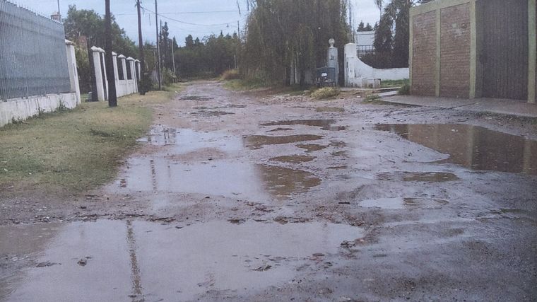 Vecinos reclaman el arreglo de las calles hace 20 años