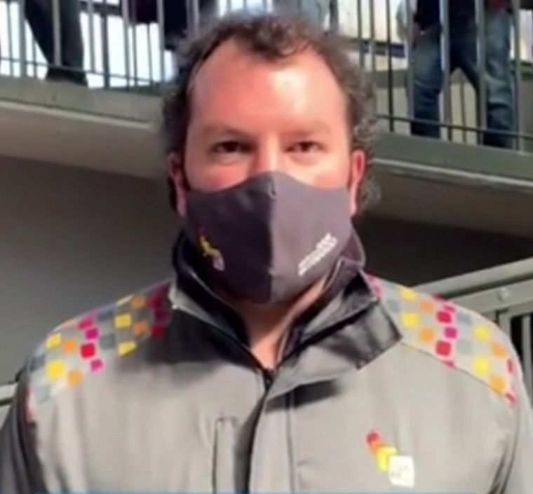 Miguel Mathews devolvió un bolso con 90 mil pesos.