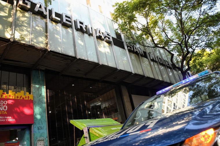 Rosario: ingresaron a una galería y vaciaron casi 20 locales