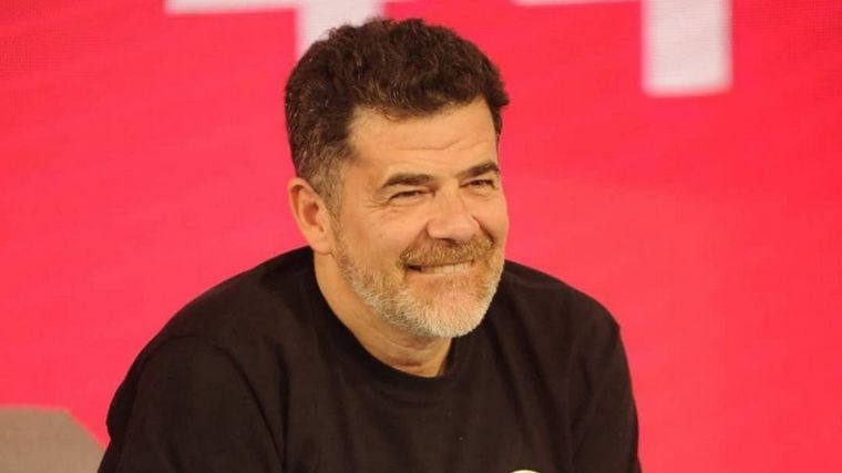 Mejora la salud de Julián Weich y está en sala común