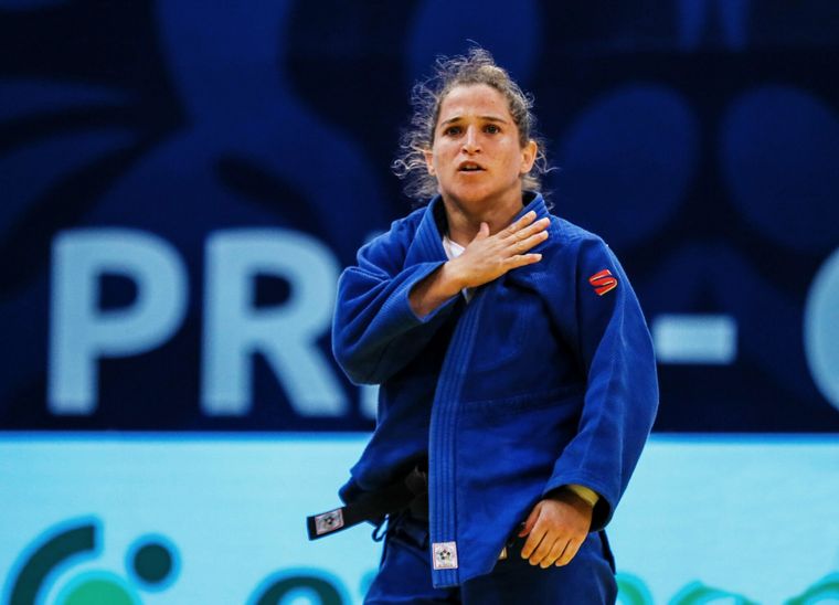 En la Villa Olímpica, los deportistas argentinos la recibieron con aplausos