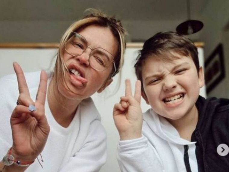 Nazarena Vélez y su hijo Thiago