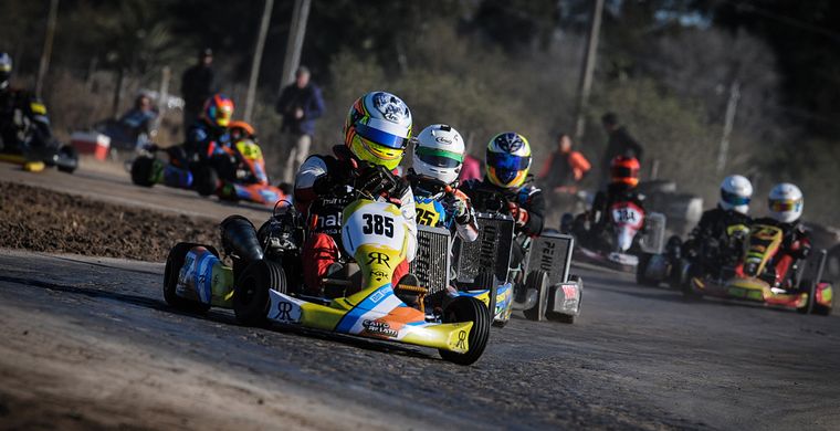 300 pilotos de 11 provincias distintas estuvieron en Laboulaye.