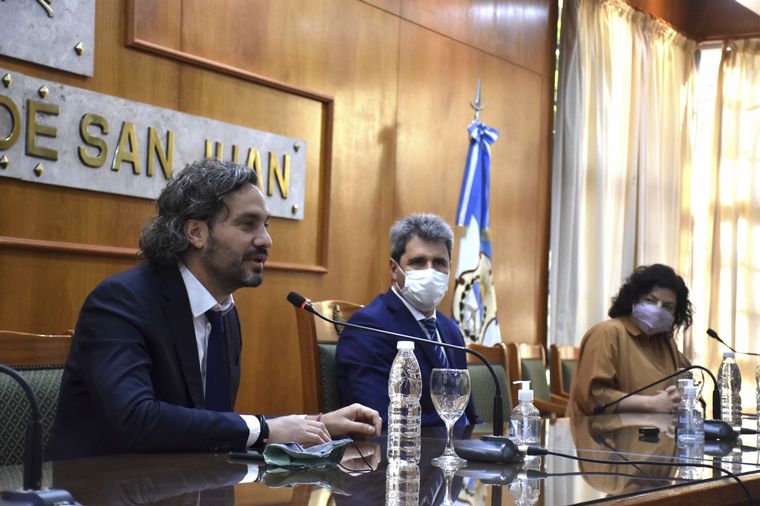 Vizzotti y Cafiero inauguran un hospital en San Juan