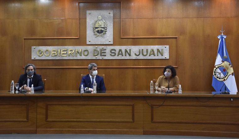 Vizzotti y Cafiero inauguran un hospital en San Juan