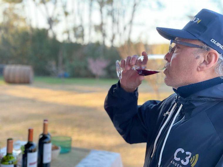 Un recorrido por bodega Viarago, en Villa Las Rosas.