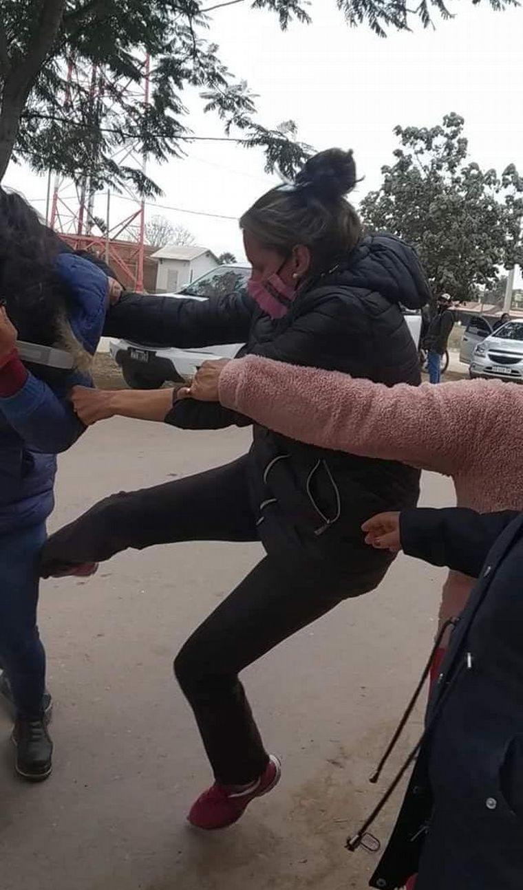 Agredieron a golpes a una concejal opositora en Salta (Foto: Matías Saracho)