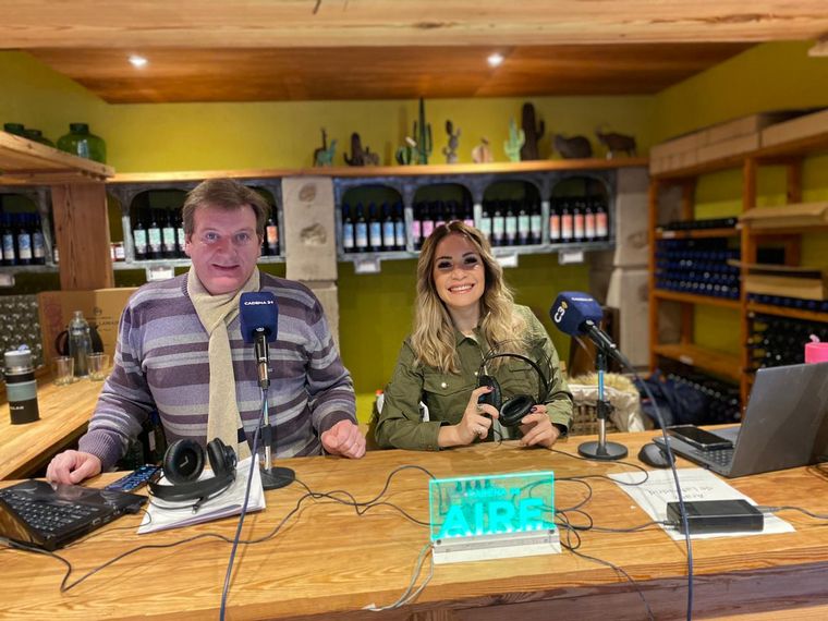 Siempre Juntos, desde Aráoz de Lamadrid.