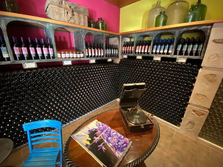 Siempre Juntos, desde Aráoz de Lamadrid.