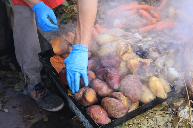 El curanto y el chori-taco, dos platos para disfrutar en Colonia Suiza.