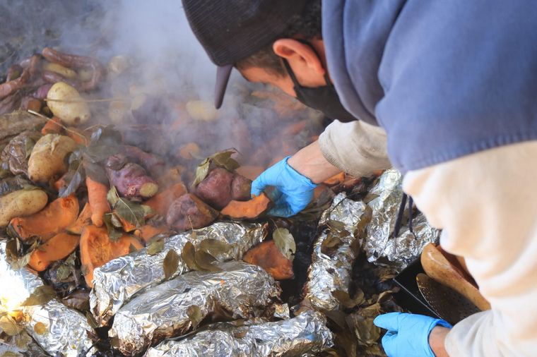 El curanto y el chori-taco, dos platos para disfrutar en Colonia Suiza.