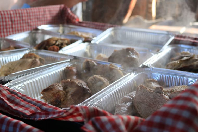 El curanto y el chori-taco, dos platos para disfrutar en Colonia Suiza.