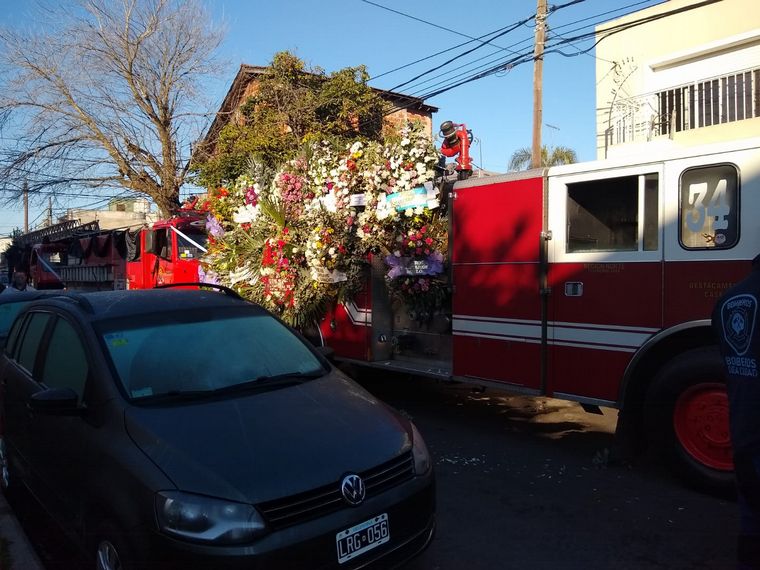 FOTO: Despiden los restos de los bomberos fallecidos en Caseros