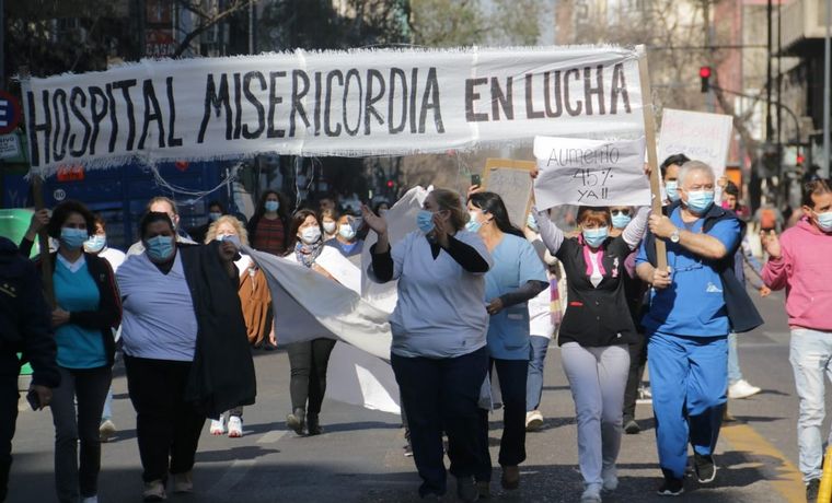 Protesta de trabajadores de la salud en Córdoba.