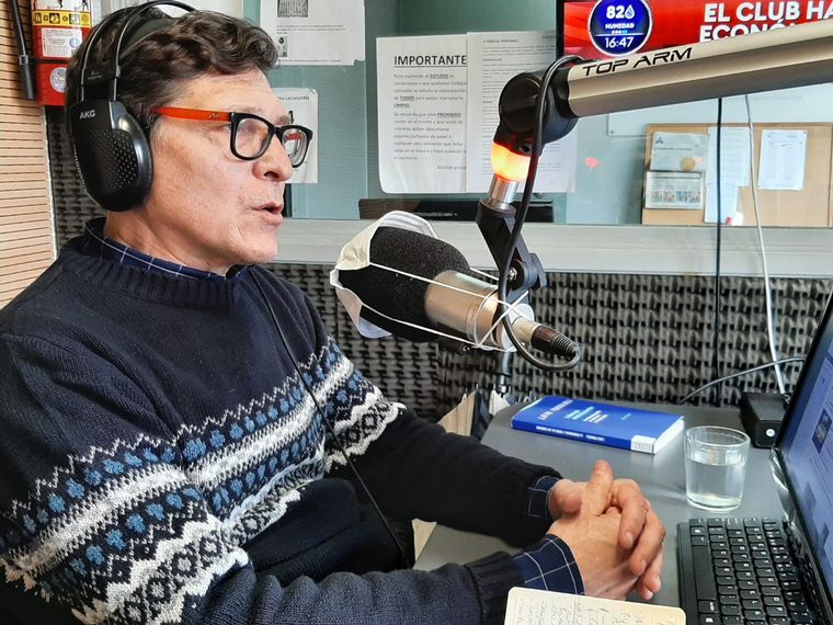 El presidente de Fopea, Fernando Ruiz, visitó los estudios de Cadena 3.