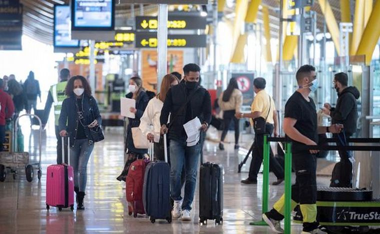 FOTO: España impone cuarentena para viajeros de la Argentina