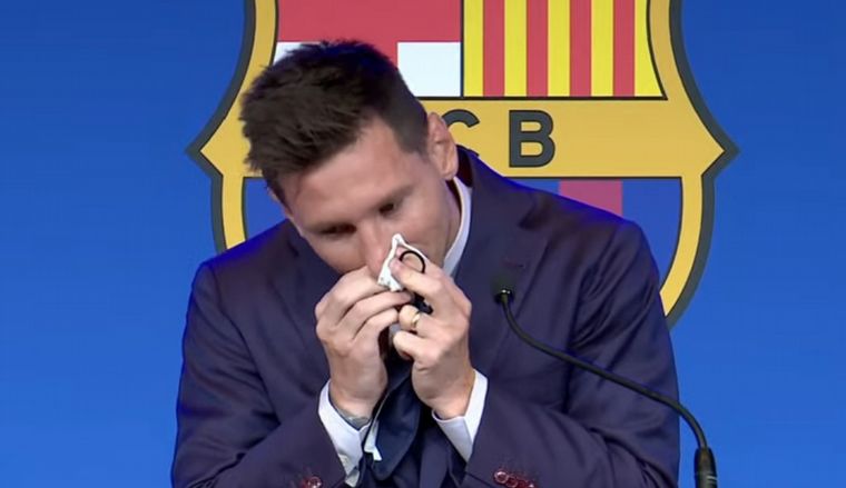 FOTO: Messi realizó la conferencia quebrado en llanto: 