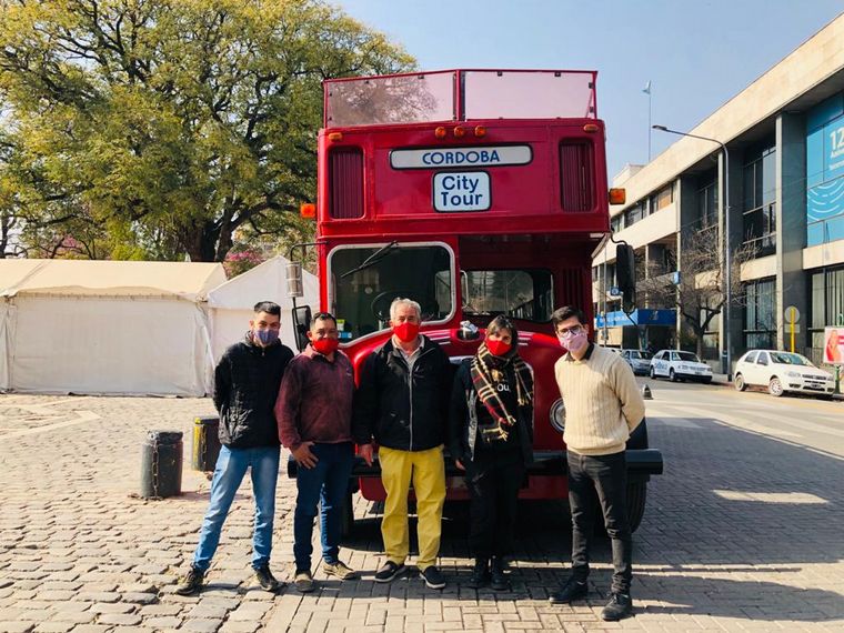 Un paseo en Córdoba por el bus inglés.
