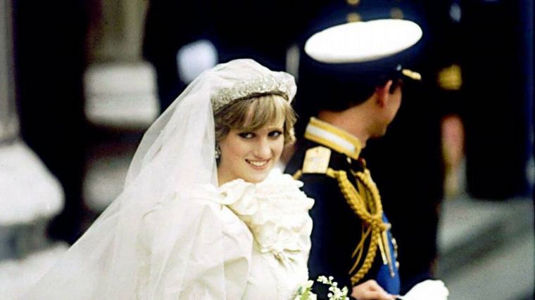 Remataron una porción de la torta de bodas de Lady Di