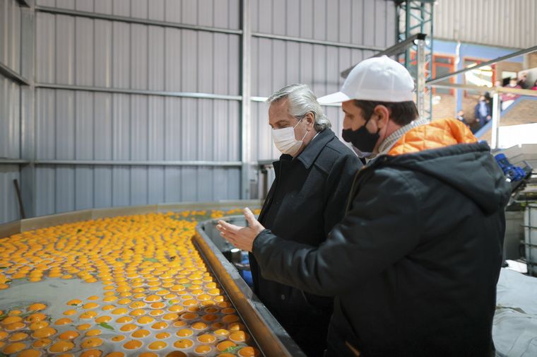 Fernández presentó en Concordia un plan para promover el trabajo rural registrado.