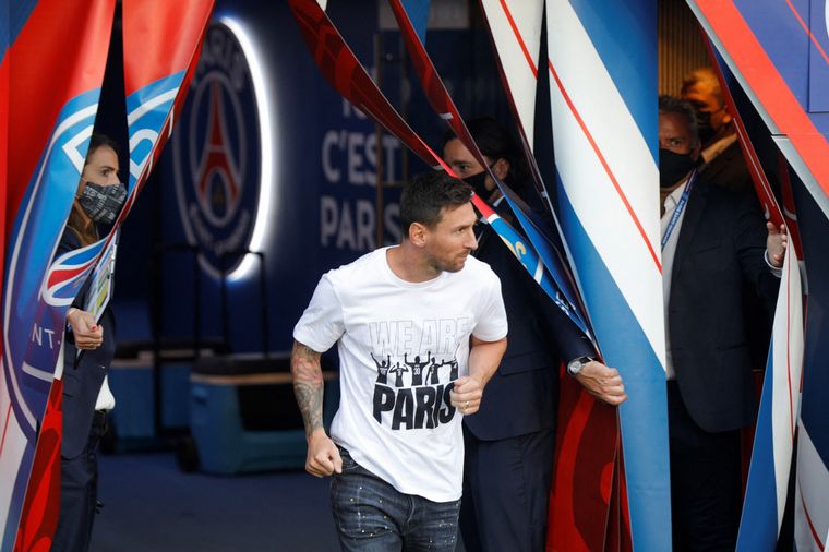 FOTO: Ovación para Messi en el Parque de los Príncipes