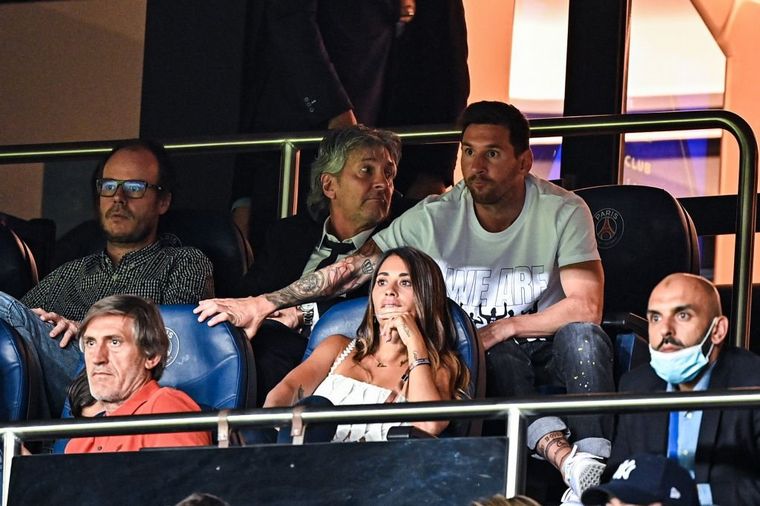 FOTO: Mauro Icardi y Kylian Mbappé festejan uno de los tantos del PSG.