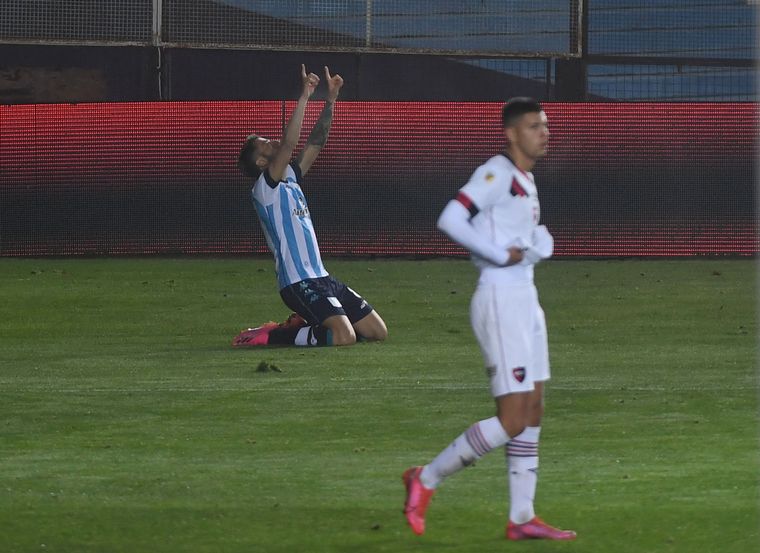 Racing se recuperó del clásico y le ganó 2-0 a Newell's en Avellaneda.