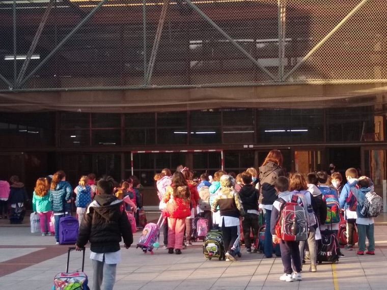 Vuelven a la presencialidad completa 290 mil chicos porteños