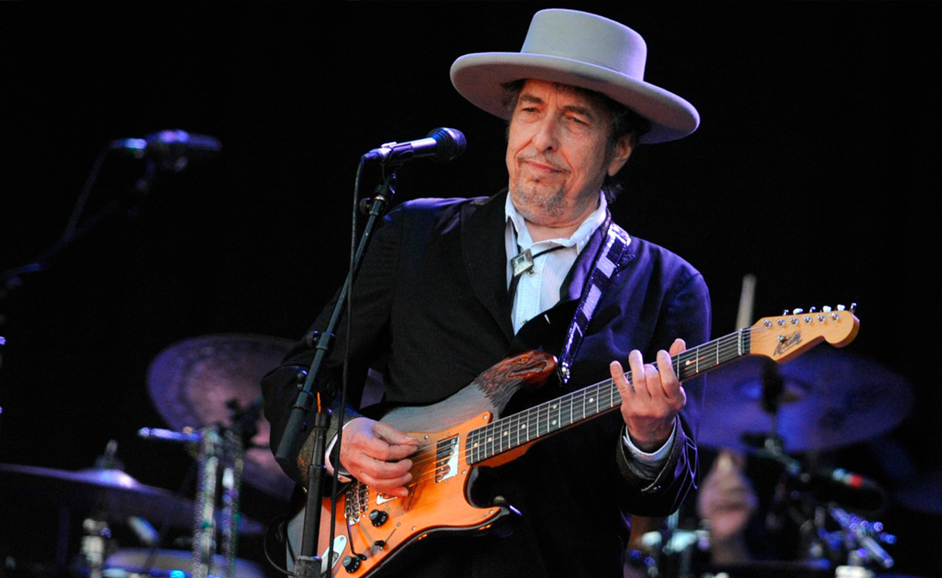 FOTO: Bob Dylan publica libro de ensayos sobre la canción moderna