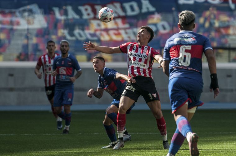 FOTO: Güemes e Instituto igualaron 1-1 en Santiago del Estero.