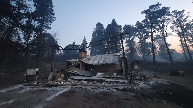 FOTO: Al menos 15 casas quemadas en el condominio privado Villa El Cóndor.