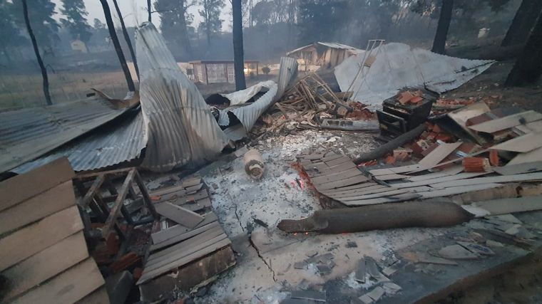 FOTO: Al menos 15 casas quemadas en el condominio privado Villa El Cóndor.