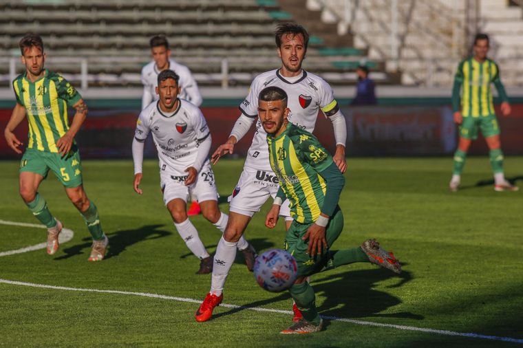 Colón y Aldosivi se enfrentaron este viernes por la tarde por la Liga Profesional