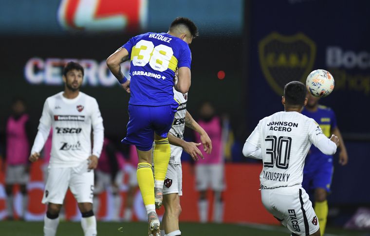 El pibe Luis Vázquez fue la figura de la victoria 