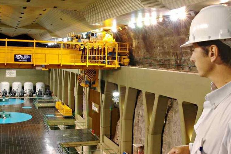 La sala de máquinas podría albergar a la Catedral de Córdoba (EPEC/Edisur)