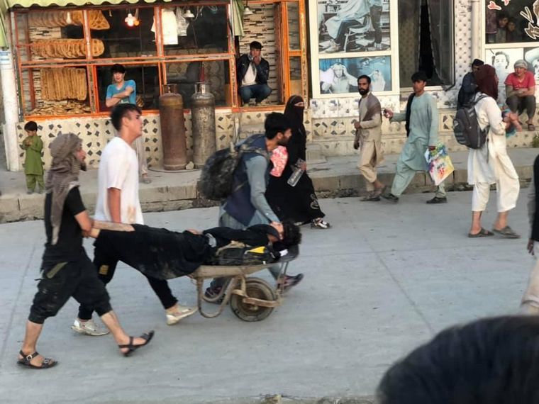 FOTO: Explosión en el aeropuerto de Kabul tras amenazas de ataque