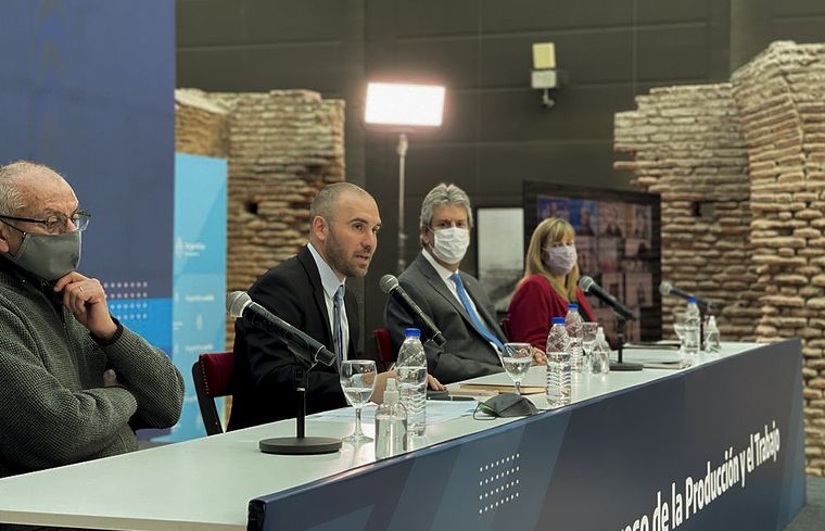 Martín Guzmán expuso en el Congreso ante la Comisión Bicameral 