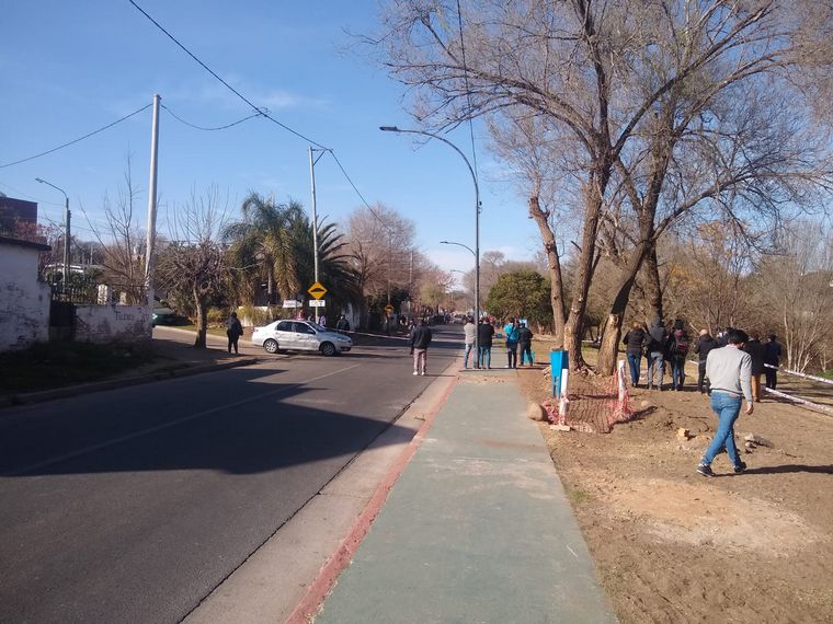 Se vivieron momentos de tensión e incidentes entre policías y allegados al fallecido