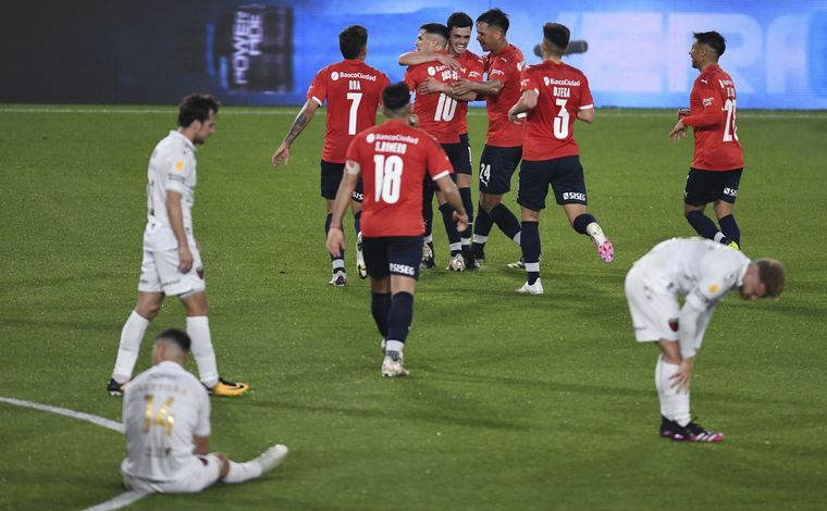 Alan Soñora marcó dos goles, uno de ellos un exquisito tiro libre.