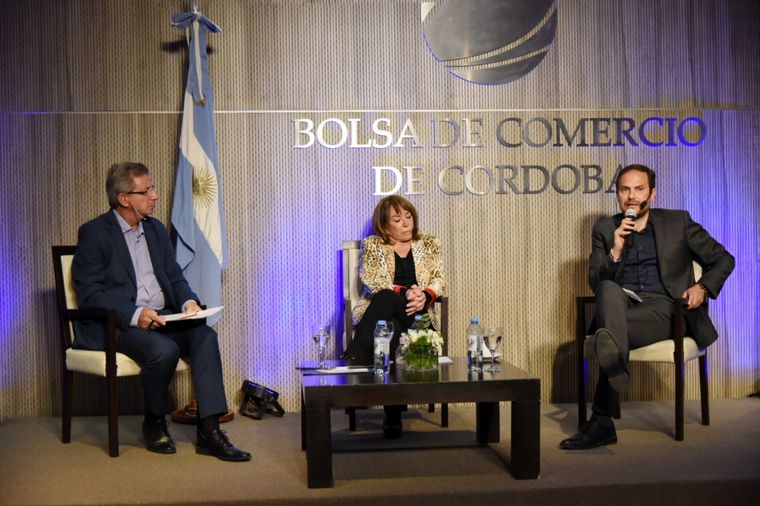 Gill: “Las políticas del macrismo fueron una máquina de generar planes