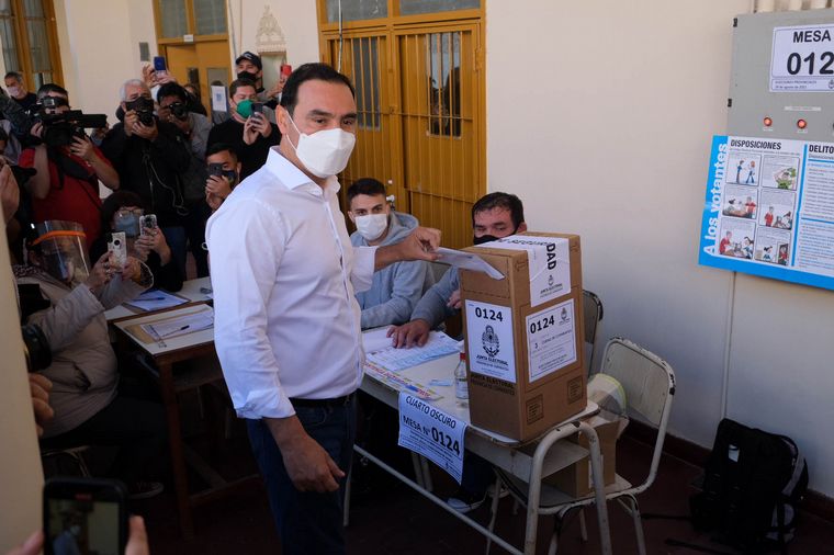 AUDIO: El radical Valdés arrasó y logró su reelección en Corrientes