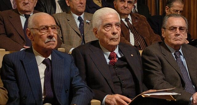 Videla y Menéndez, acusados por delitos ocurridos en la última dictadura militar.